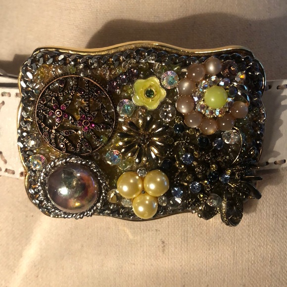 Beautiful Handmade Woman’s Rhinestone Belt - Picture 2 of 3